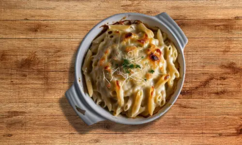 Oven-Baked Cheesy Alfredo Pasta