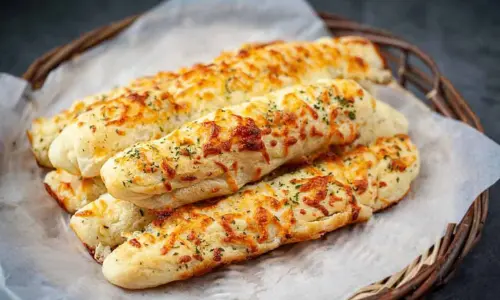 Roasted Garlic Cheese Sticks